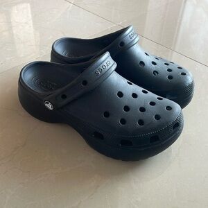 Black platform crocs